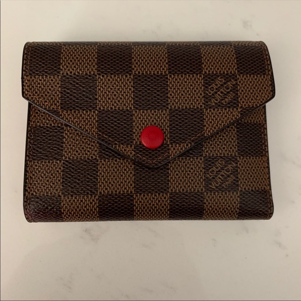 Louis Vuitton Victorine Wallet in Damier Ebene
